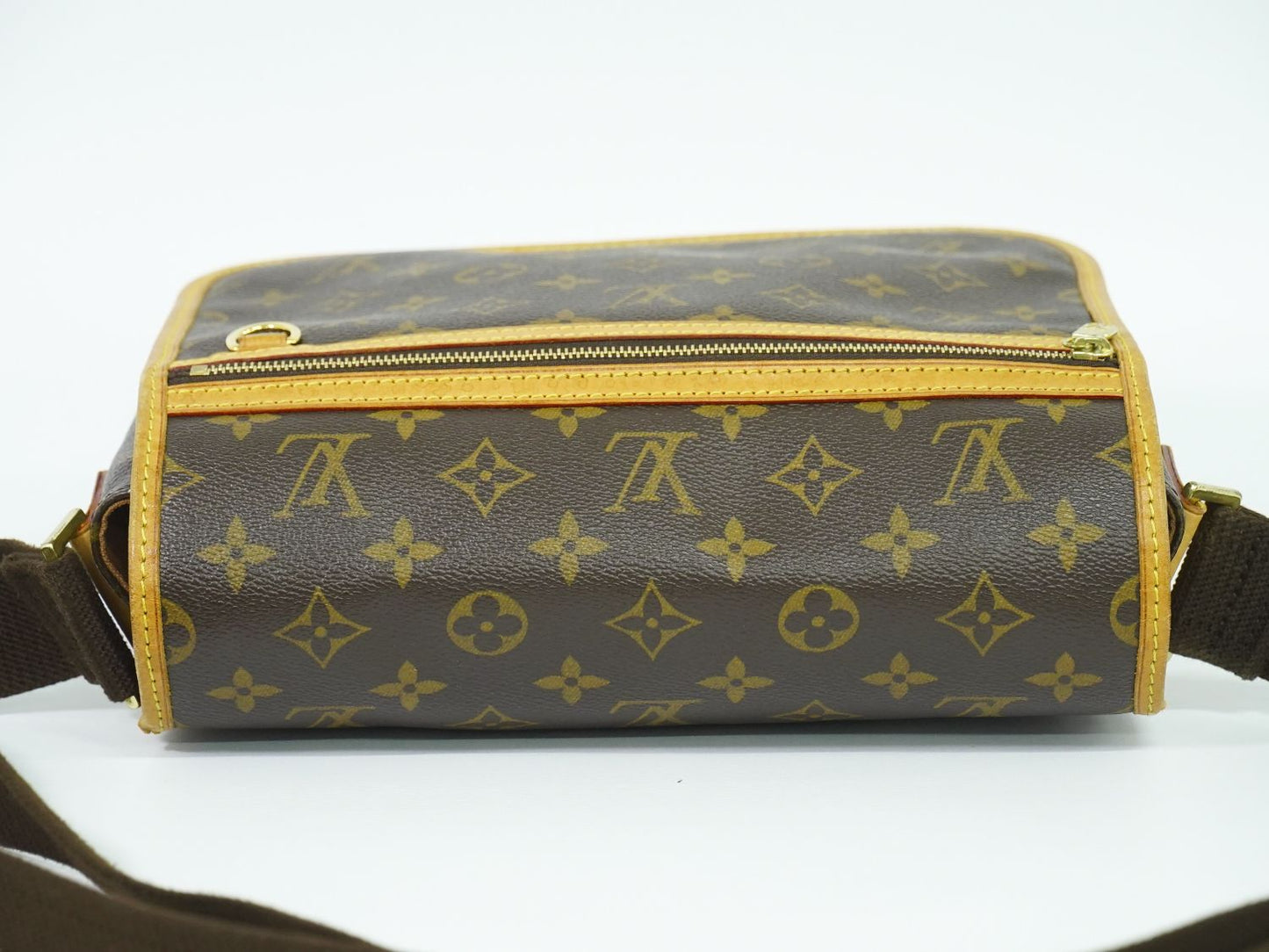 LOUIS VUITTON メッセンジャー ボスフォール PM モノグラム ショルダーバッグ M40106