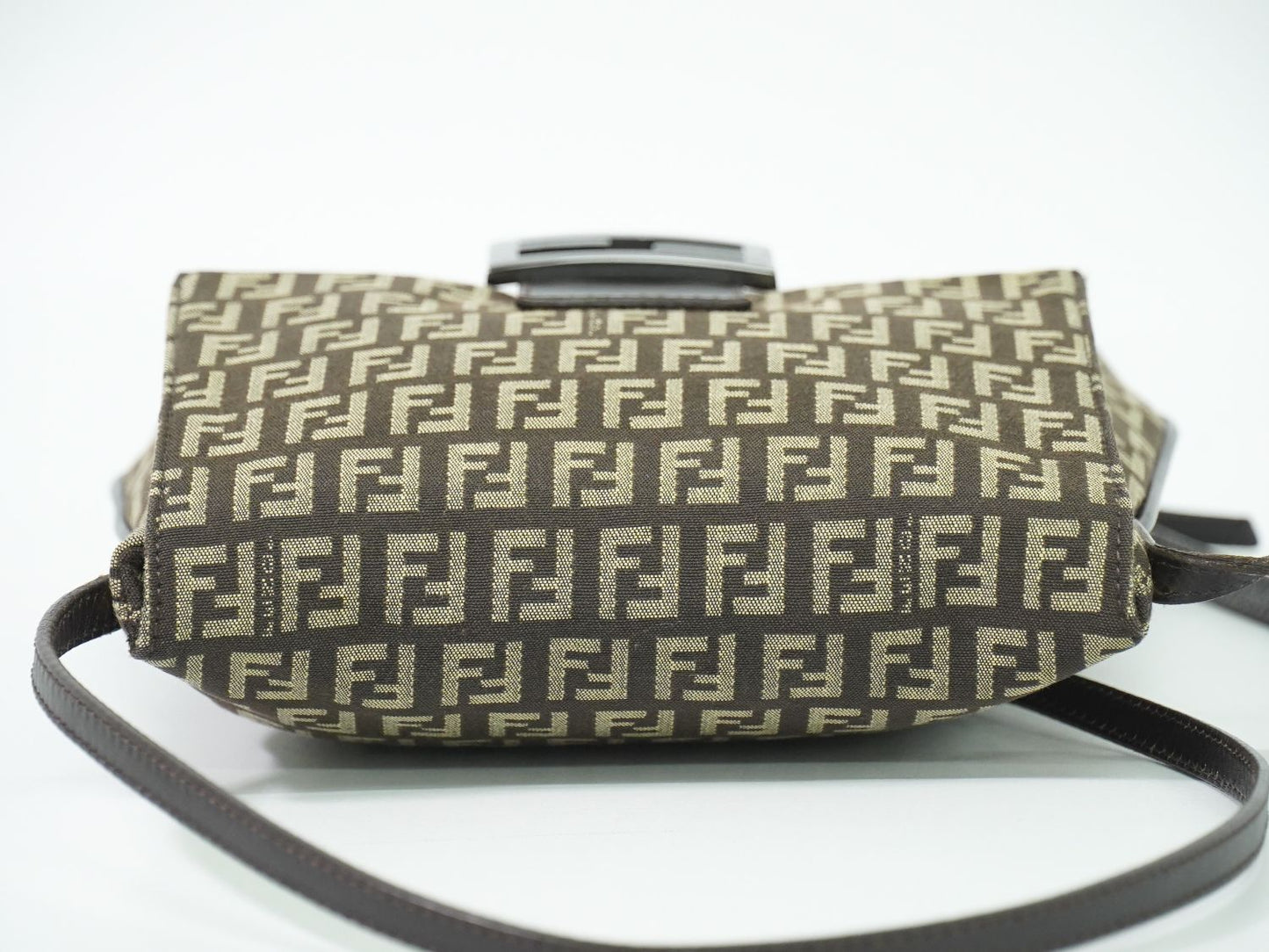FENDI ズッキーノ ショルダーバッグ ブラウン 8BT075