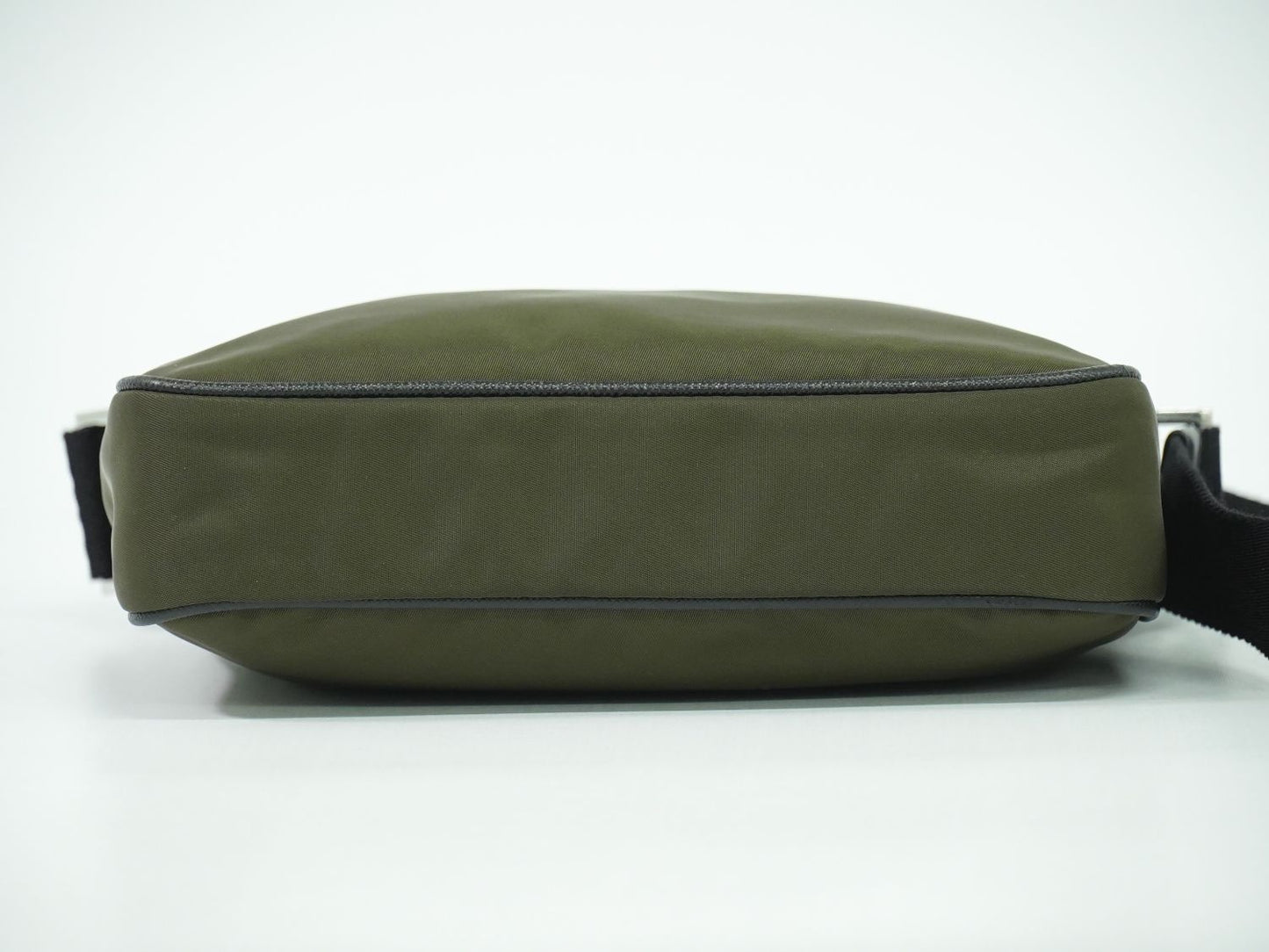 PRADA ショルダーバッグ カーキ