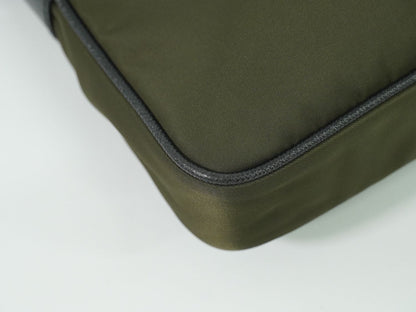 PRADA ショルダーバッグ カーキ