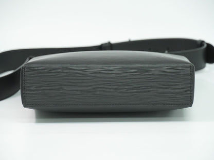 LOUIS VUITTON サックプラ フォールド エピ レザー 2WAY ショルダーバッグ ノワール M58497
