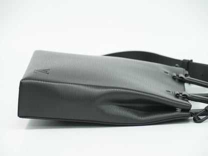 LOUIS VUITTON サックプラ フォールド エピ レザー 2WAY ショルダーバッグ ノワール M58497