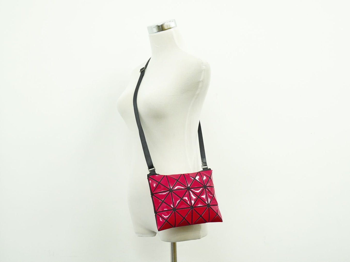 BAOBAO ISSEY MIYAKE ルーセント ショルダーバッグ ピンク系