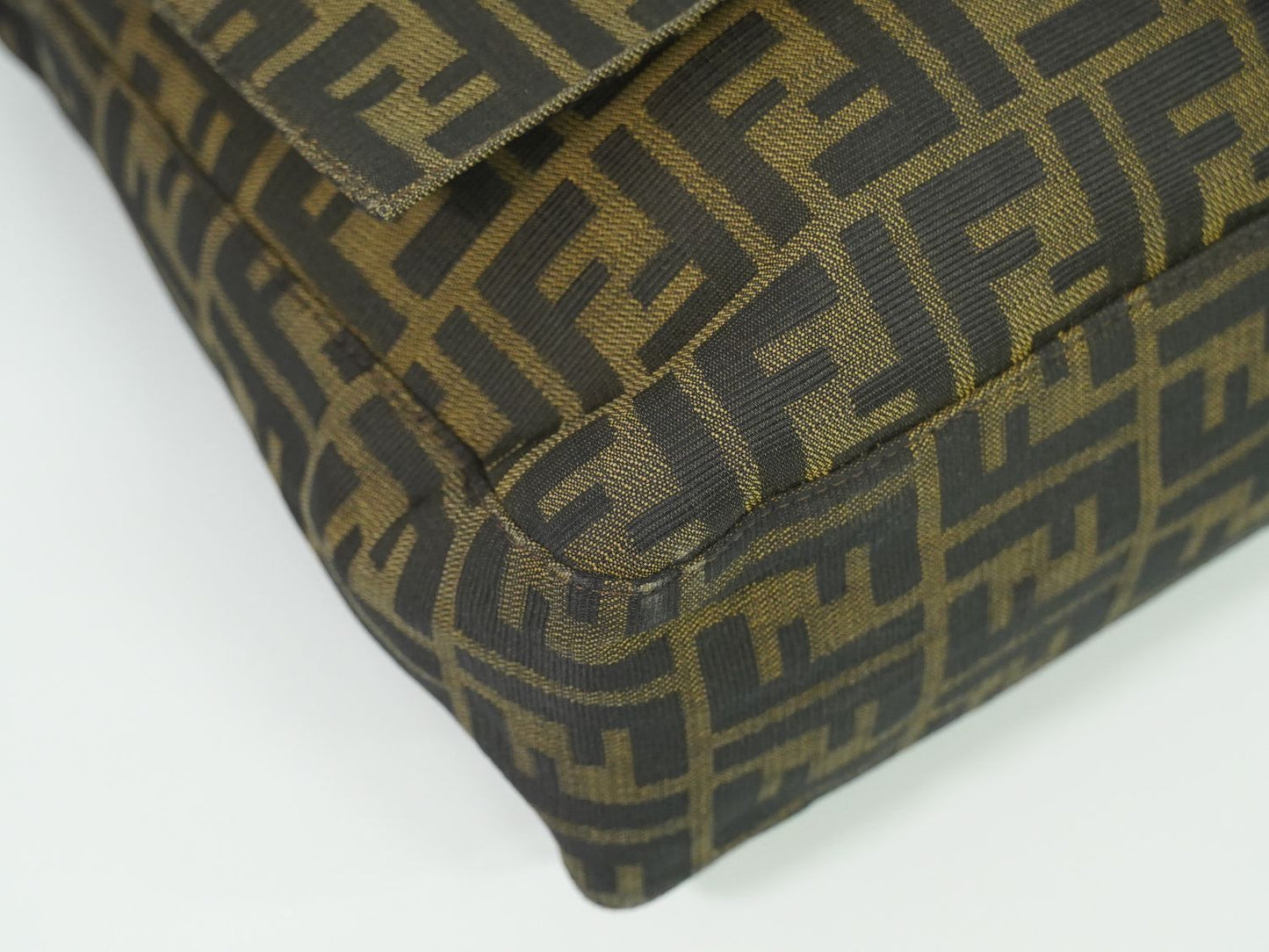 FENDI ズッカ ショルダーバッグ ブラウン 264250