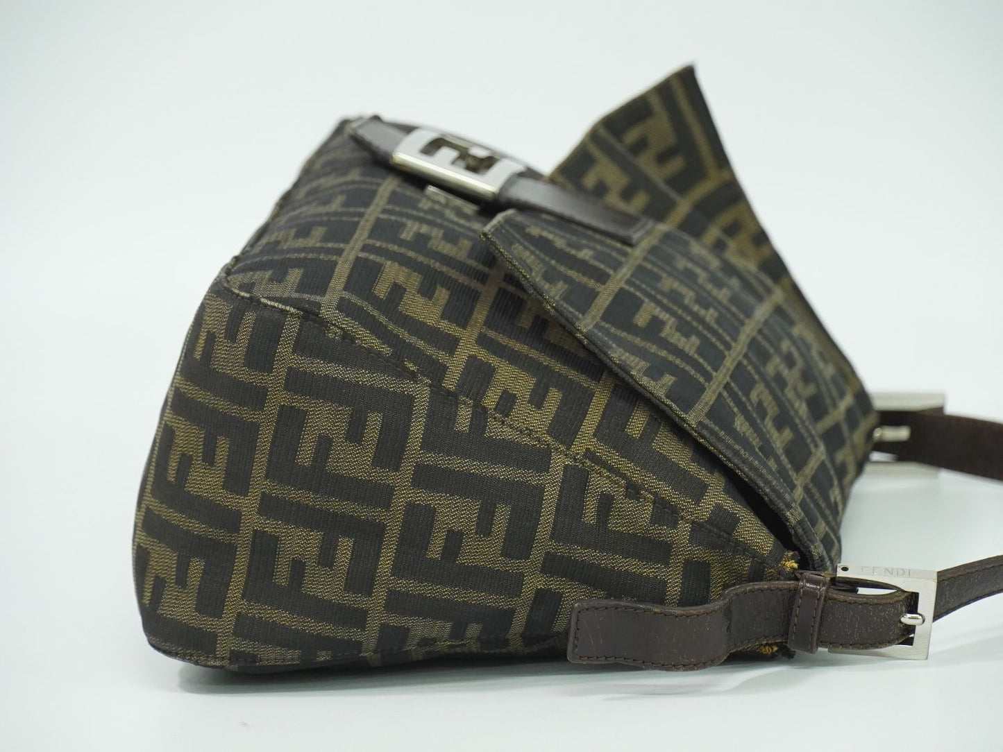 FENDI ズッカ マンマバケット ショルダーバッグ ブラウン
