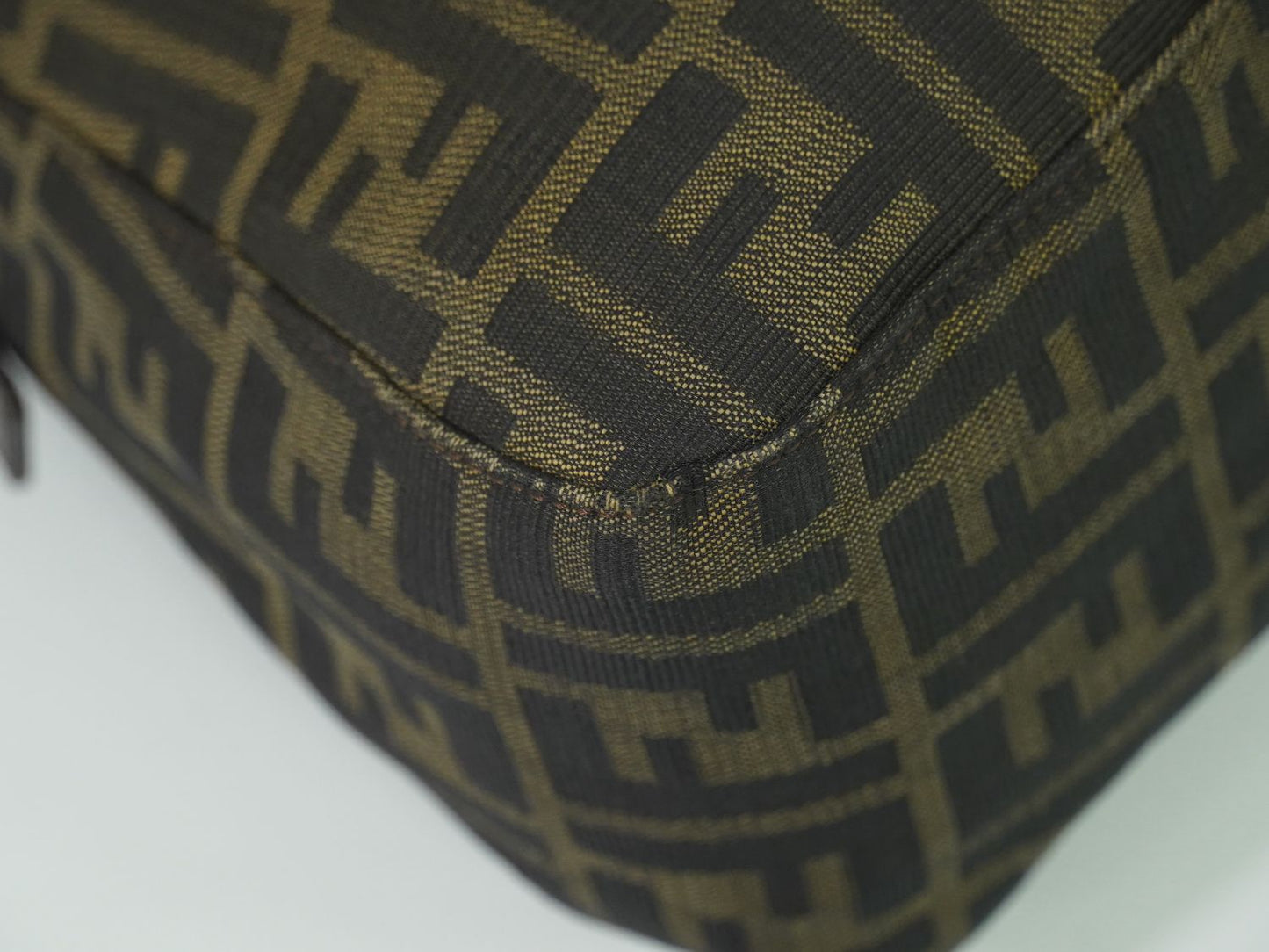 FENDI ズッカ マンマバケット ショルダーバッグ ブラウン