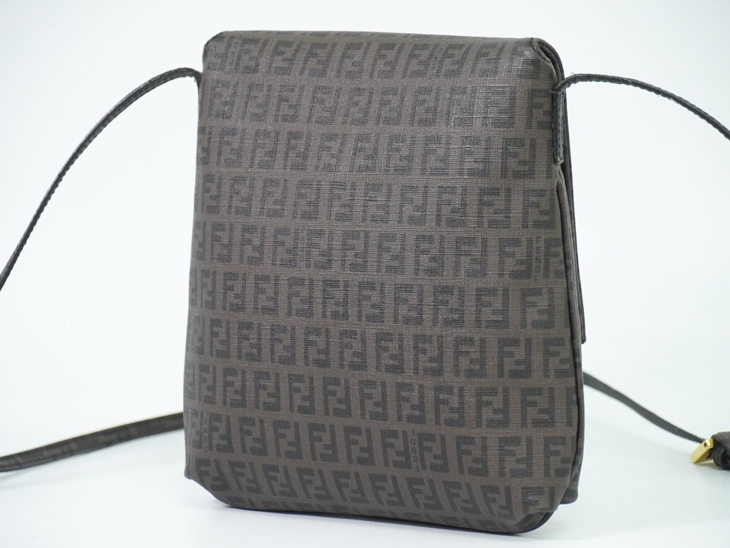 FENDI ズッキーノ ショルダーバッグ ブラウン 8BT075