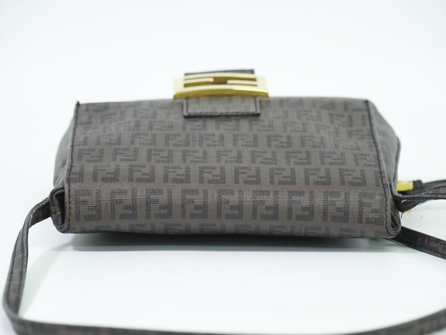 FENDI ズッキーノ ショルダーバッグ ブラウン 8BT075