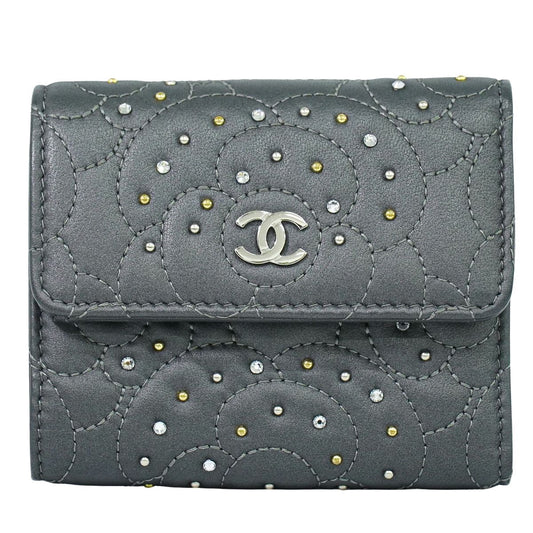 CHANEL カメリア ラインストーン 折財布 ダークグレー