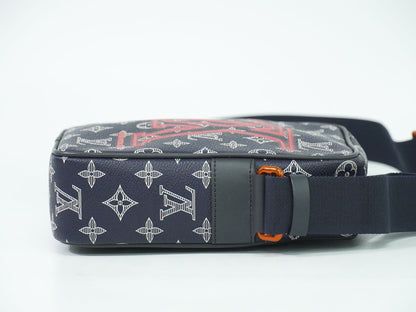 LOUIS VUITTON ダヌーブ PM アップサイドダウン モノグラム インク ショルダーバッグ ネイビー M43678