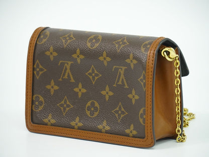 LOUIS VUITTON ポルトフォイユ ドーフィーヌ モノグラム リバース ショルダーウォレット M68746