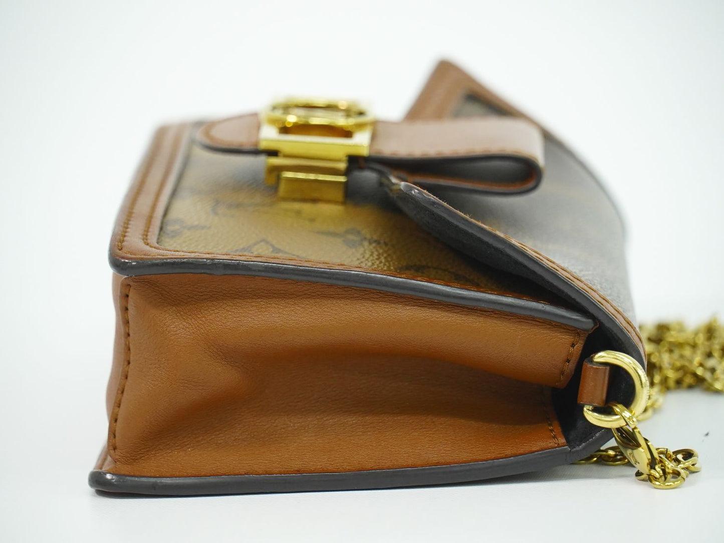 LOUIS VUITTON ポルトフォイユ ドーフィーヌ モノグラム リバース ショルダーウォレット M68746