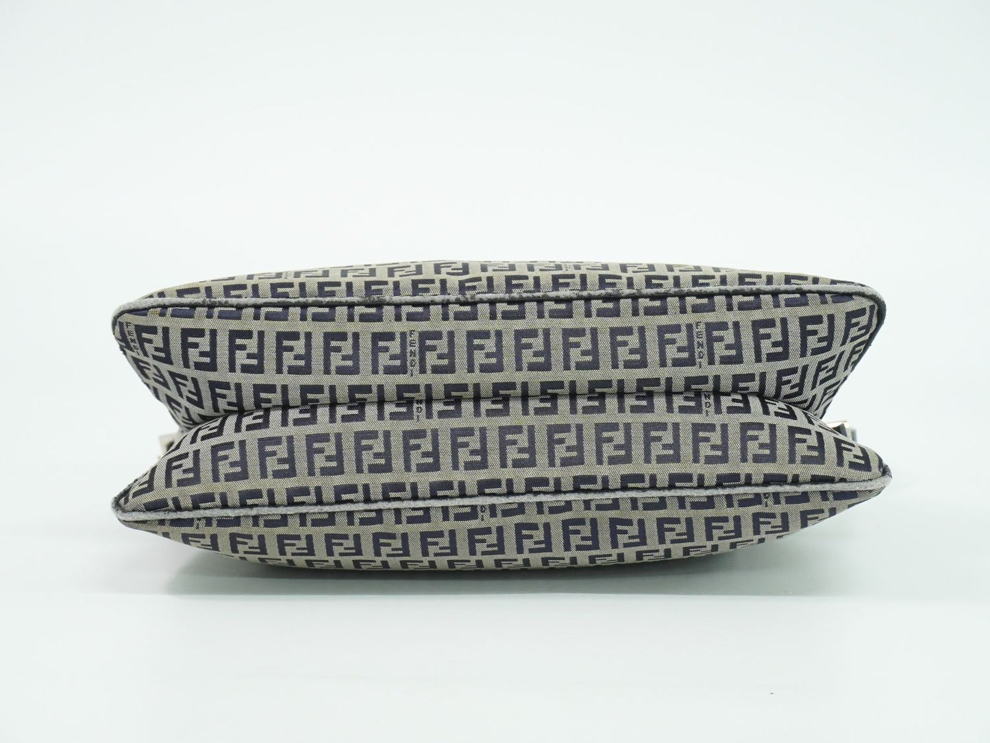 FENDI マンマバケット ズッキーノ ショルダーバッグ グレー ネイビー