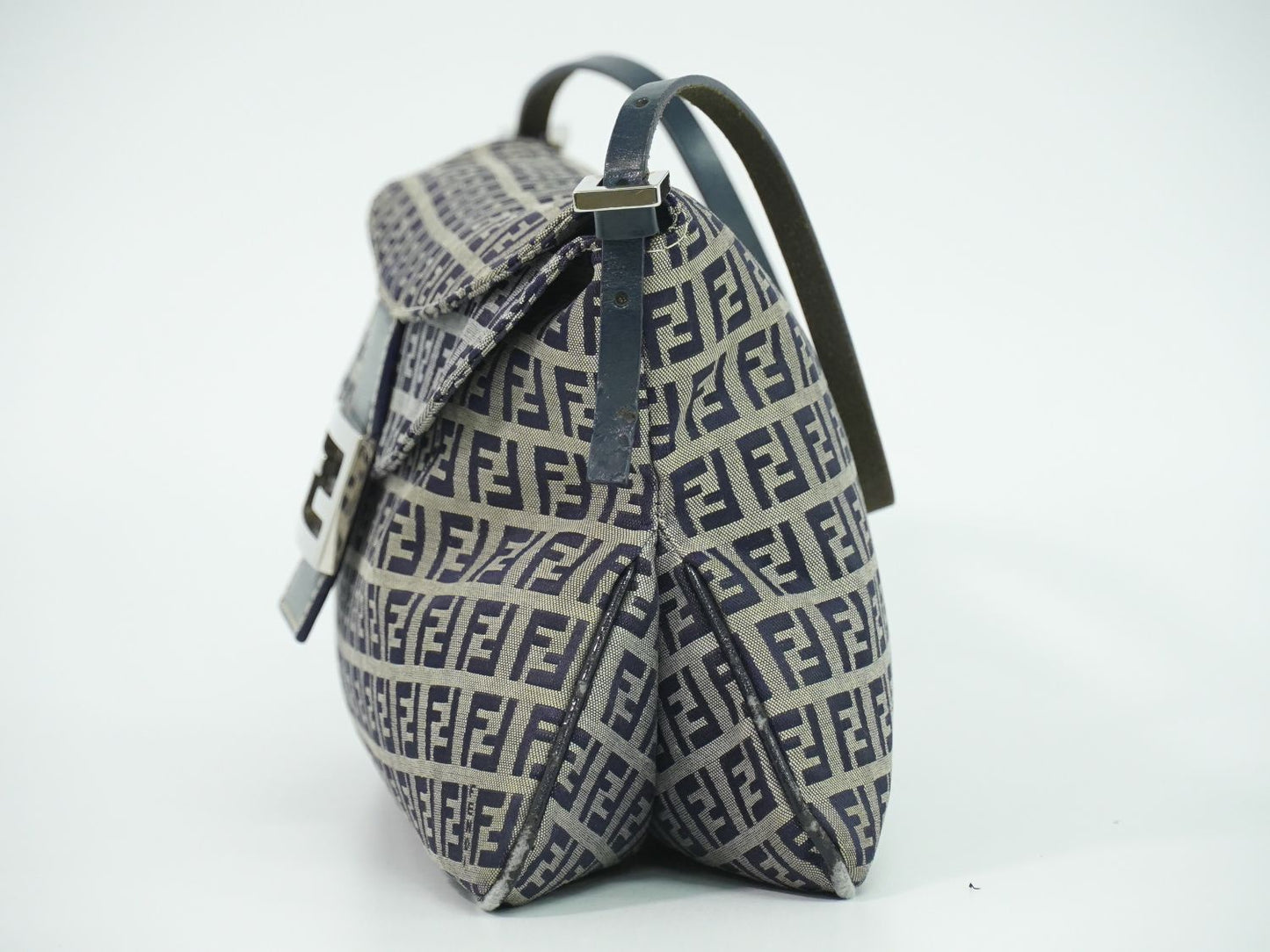 FENDI マンマバケット ズッキーノ ショルダーバッグ グレー ネイビー