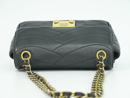 CHANEL ココマーク 波ステッチ ショルダーバッグ ブラック