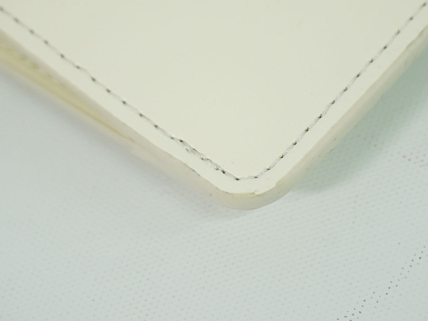 CELINE ロゴ サングラスケース スマホケース ホワイト