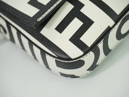 FENDI × MARC JACOBS バゲット フォンポーチ 2WAY ショルダーバッグ ホワイト ブラック 7AS142