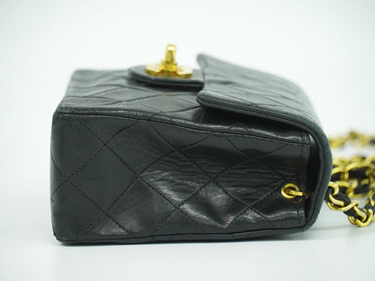 CHANEL ココマーク マトラッセ ショルダーバッグ ブラック