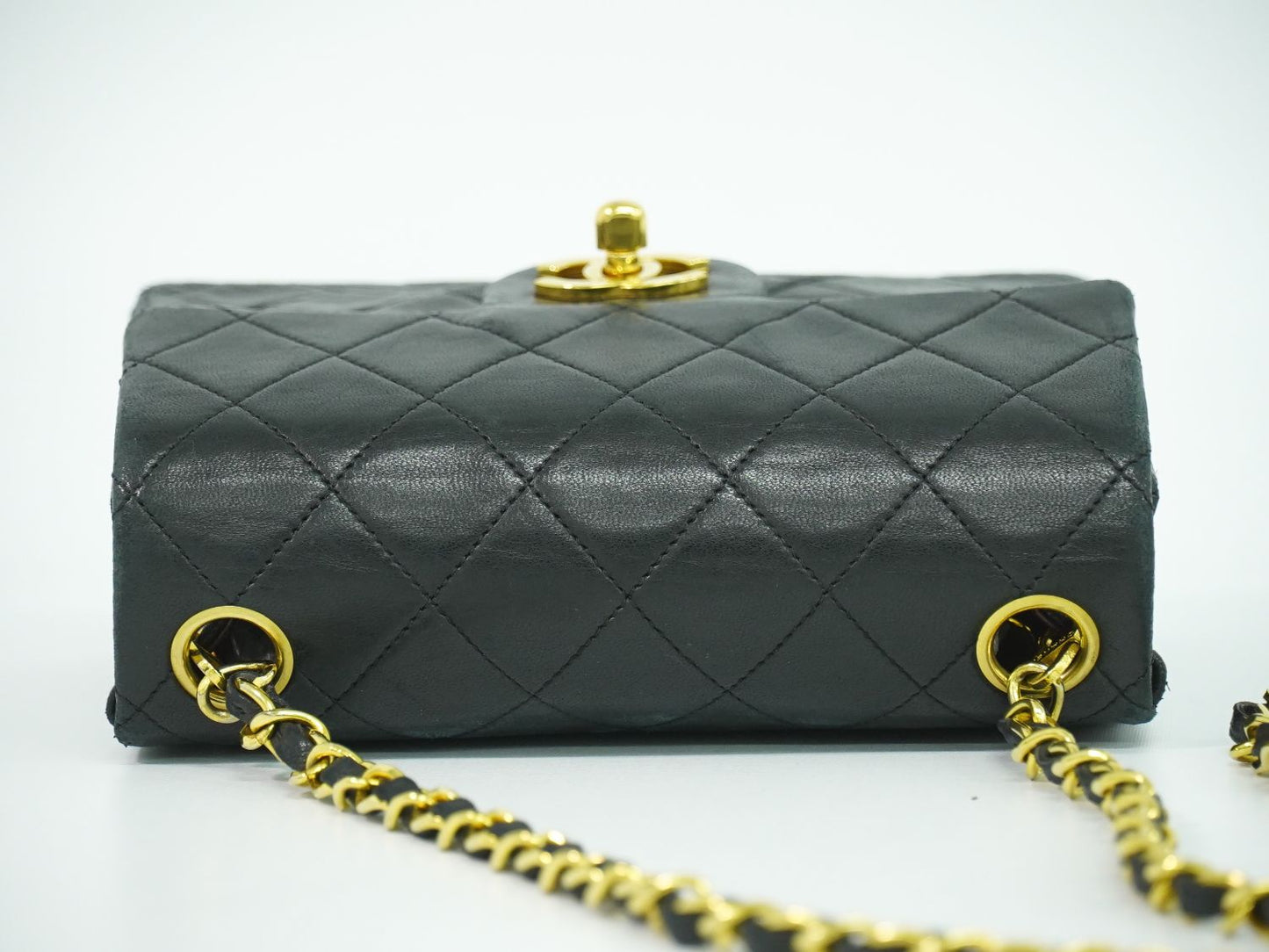 CHANEL ココマーク マトラッセ ショルダーバッグ ブラック