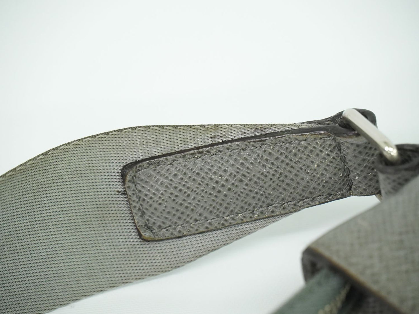 LOUIS VUITTON サシャ タイガ レザー ショルダーバッグ グラシエ M32630