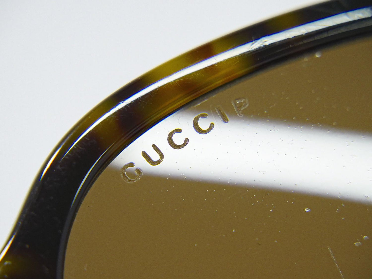 GUCCI べっ甲柄 サングラス プラスチック ブラウン ブラック GG0688S