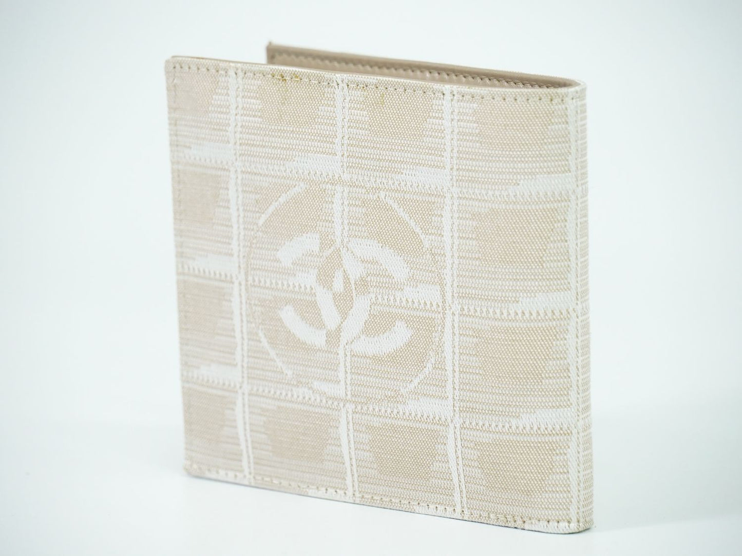 CHANEL ココマーク ニュートラベルライン 折財布 ベージュ