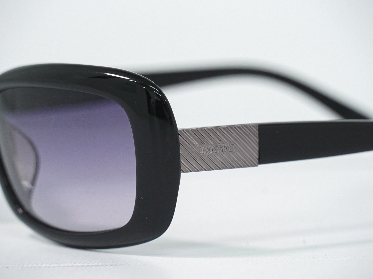 LOEWE プラスチック サングラス ブラック SLW667G