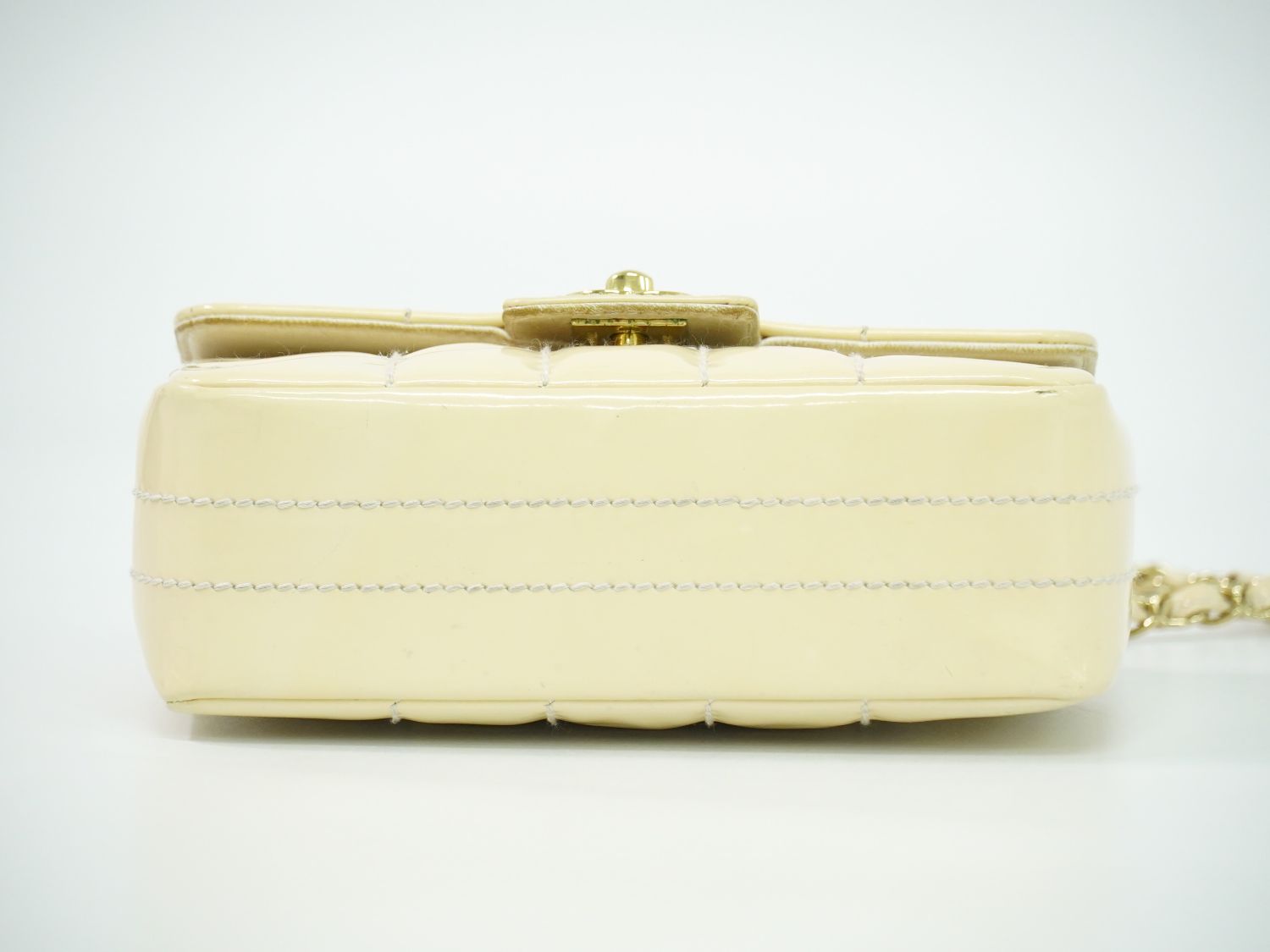 カイロリーズ様　CHANEL ベージュ チョコバーキルティング カイロリーズ様 CHANEL ベージュ チョコバーキルティング カイロリーズ