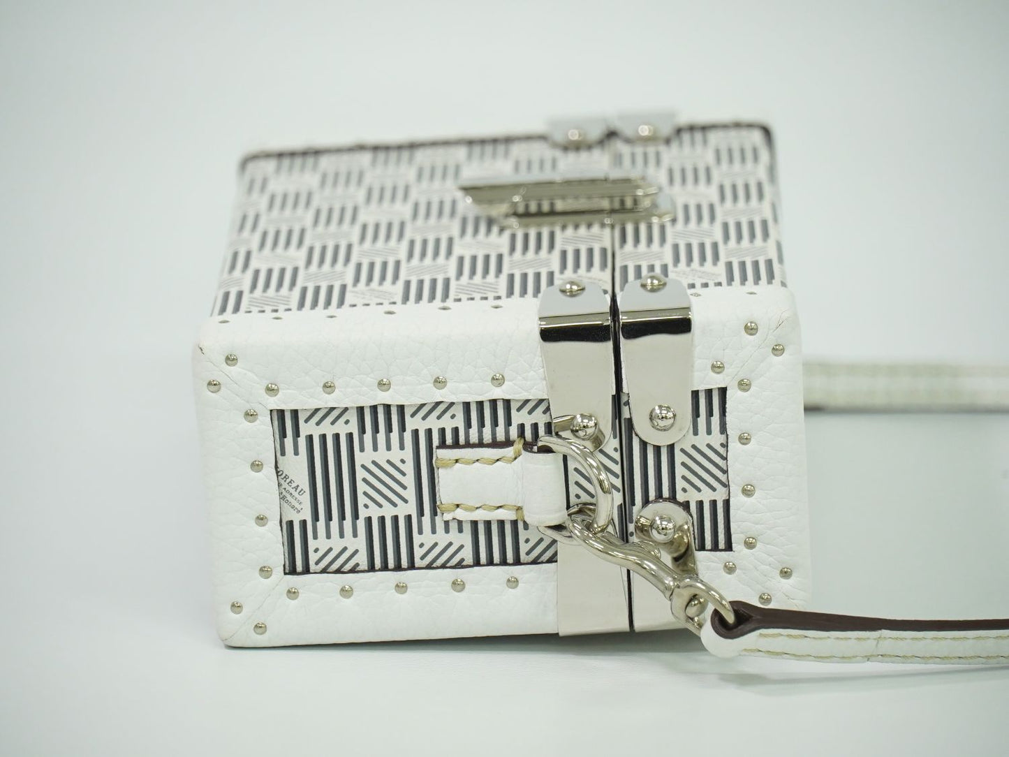 MOREAU PARIS ヴィクトリア ミニ トランク ショルダーバッグ ホワイト グレー ブラック