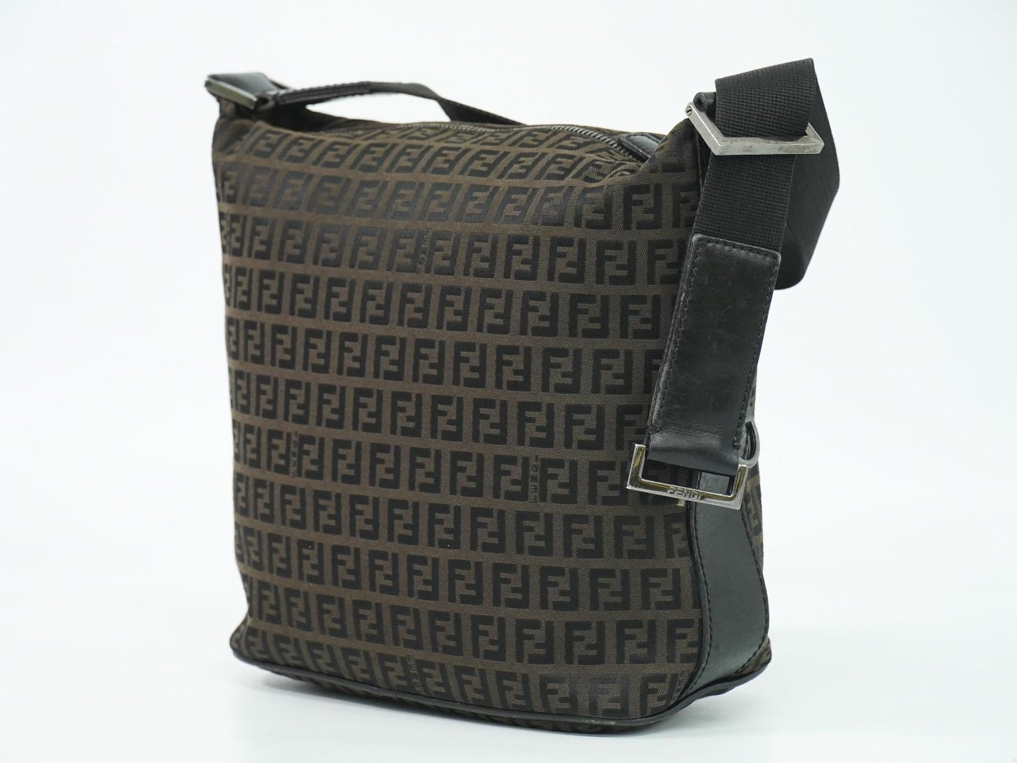 FENDI ズッキーノ ショルダーバッグ ブラウン 7VA004