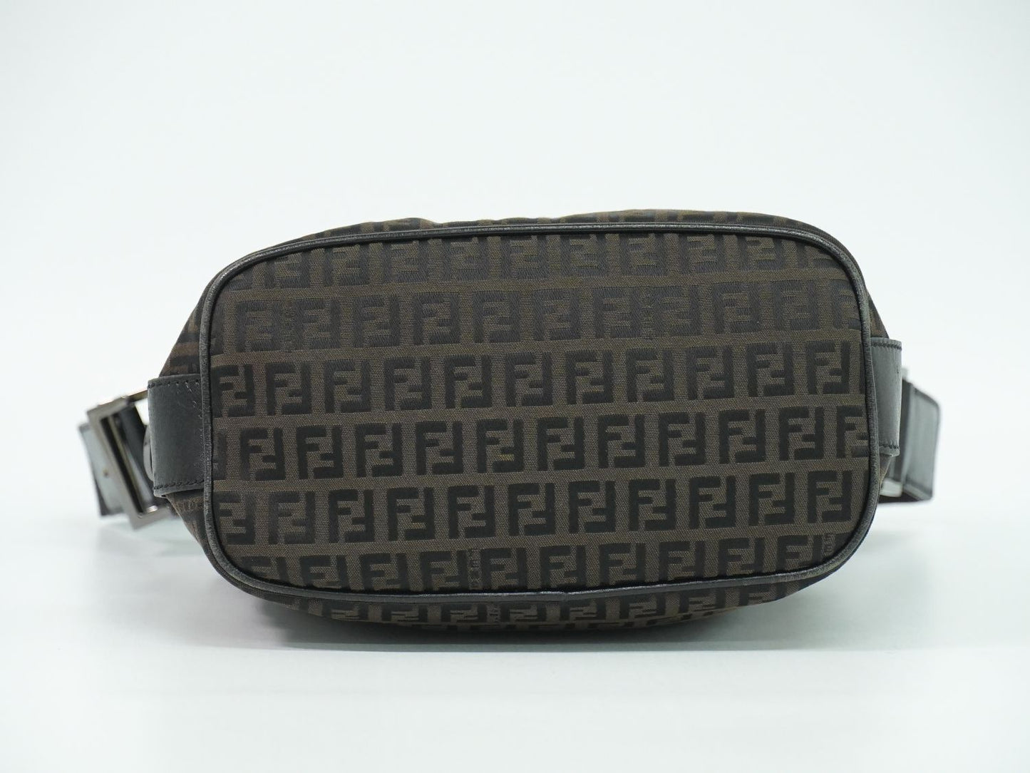 FENDI ズッキーノ ショルダーバッグ ブラウン 7VA004