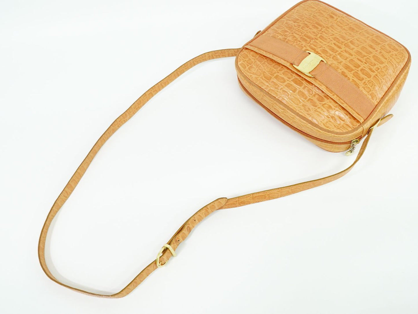 Salvatore Ferragamo ヴァラ ショルダーバッグ オレンジ