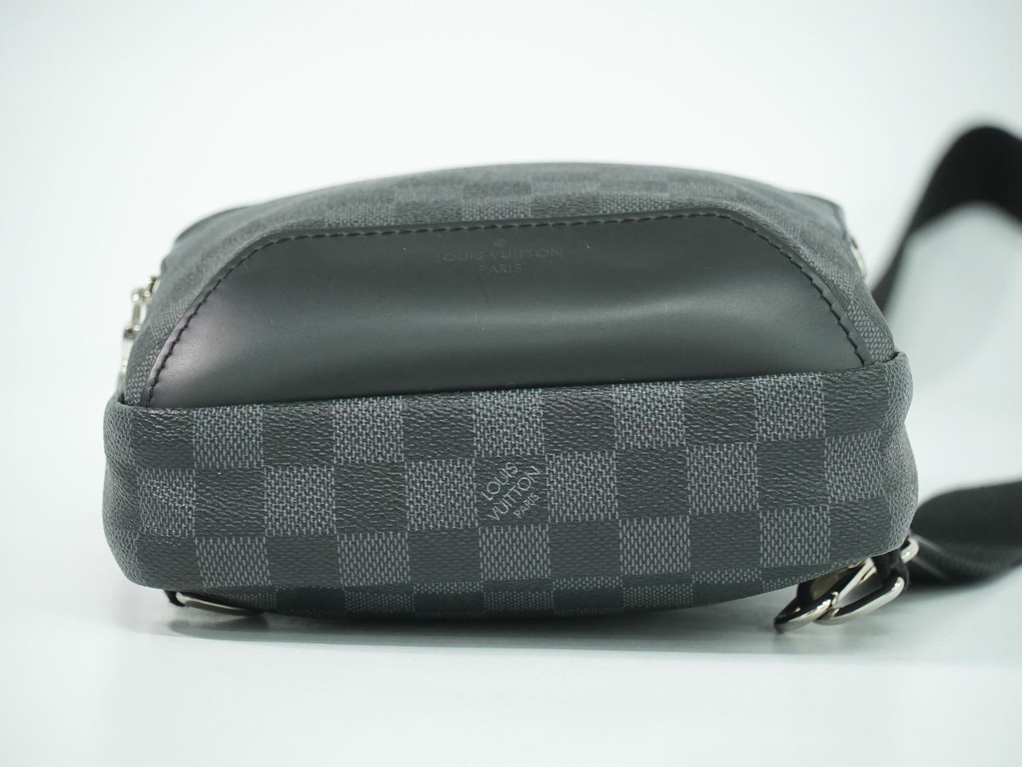 LOUIS VUITTON アヴェニュー スリングバッグ ダミエ グラフィット ジャイアント ボディバッグ N40403