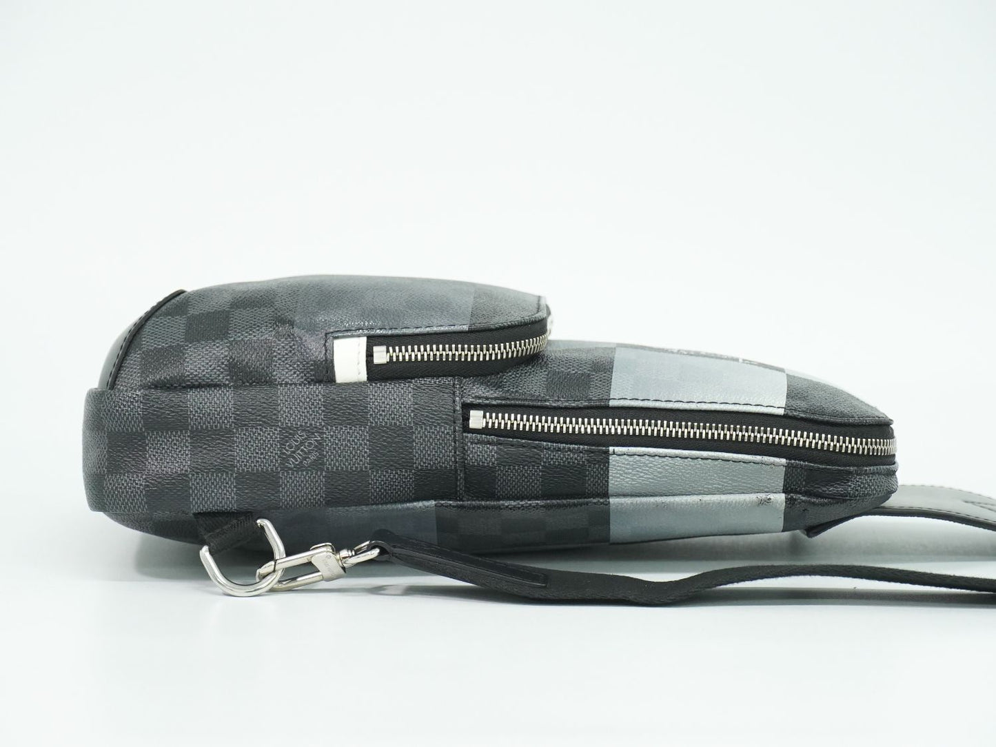 LOUIS VUITTON アヴェニュー スリングバッグ ダミエ グラフィット ジャイアント ボディバッグ N40403