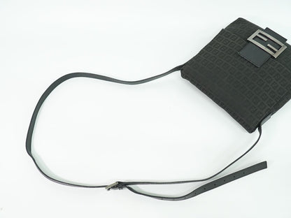 FENDI ズッキーノ ショルダーバッグ ブラック 8BT127