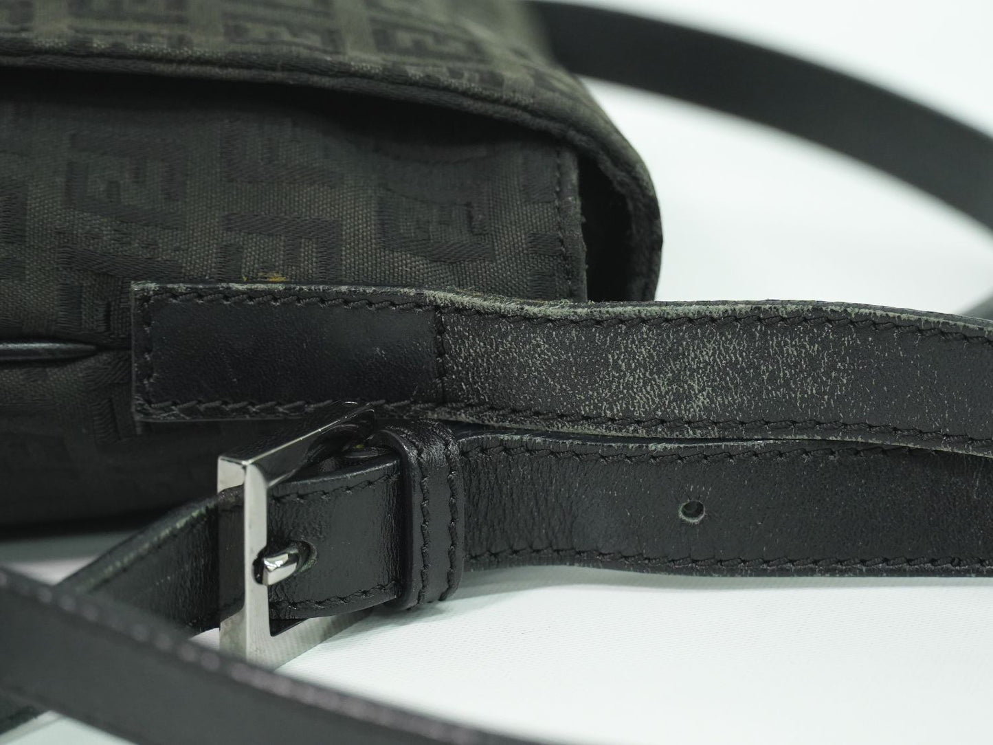 FENDI ズッキーノ ショルダーバッグ ブラック 8BT127