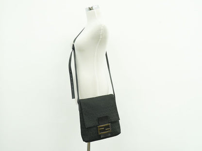 FENDI ズッキーノ ショルダーバッグ ブラック 8BT127