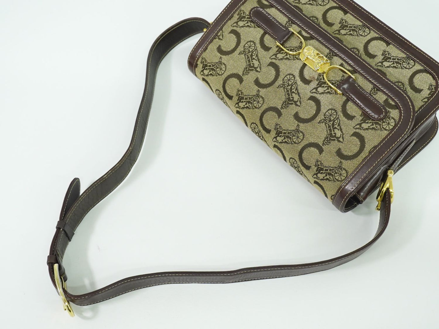 CELINE Cサルキー 馬車金具 ショルダーバッグ ベージュ ブラウン