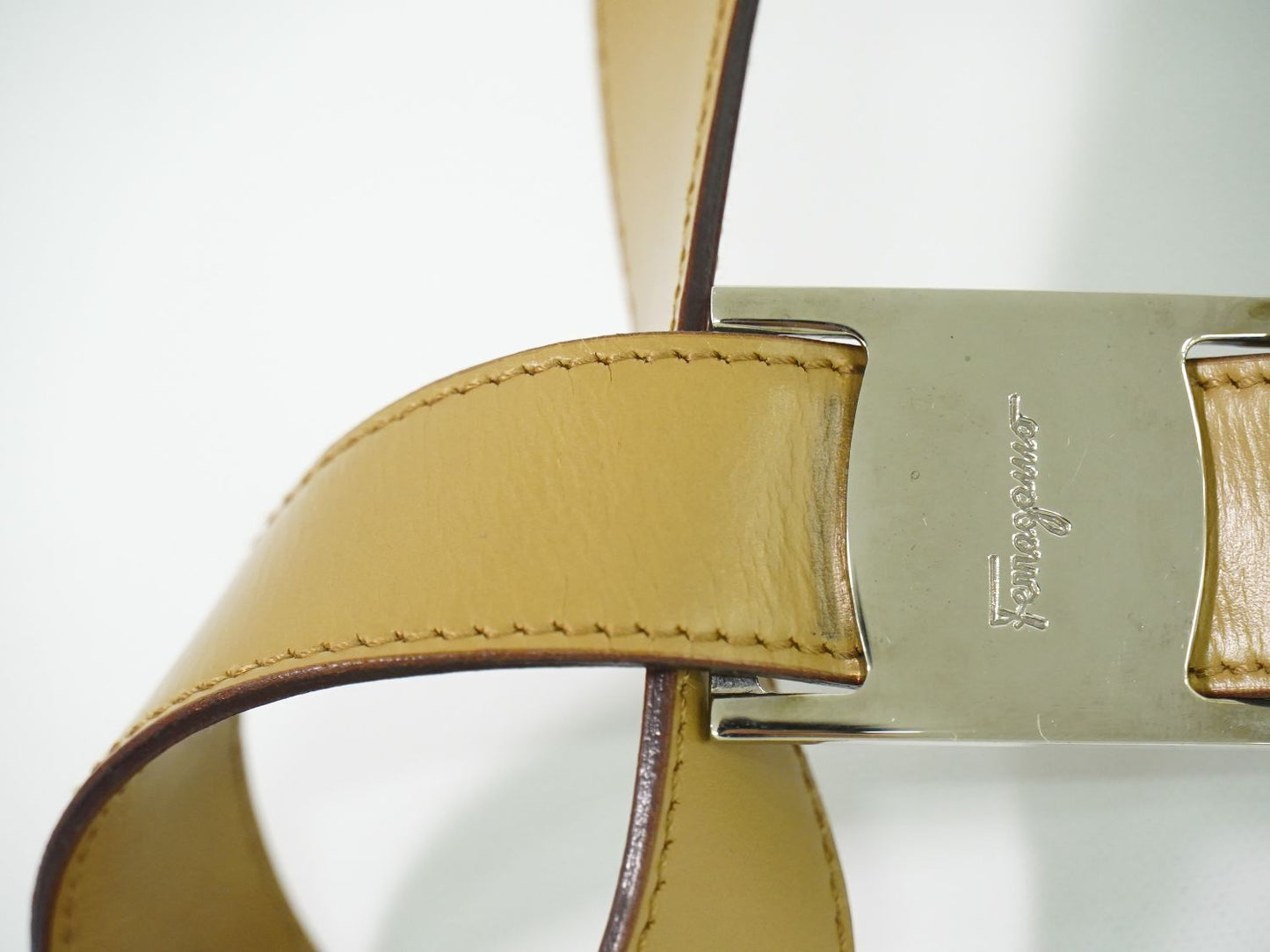 Salvatore Ferragamo ショルダーバッグ ベージュ