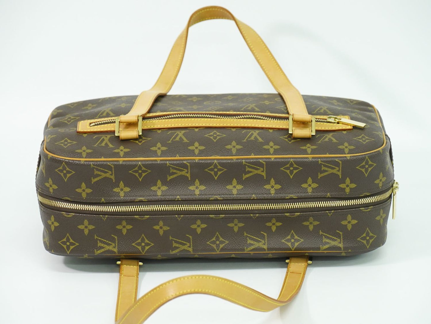 LOUIS VUITTON シテ GM モノグラム ショルダーバッグ M51181
