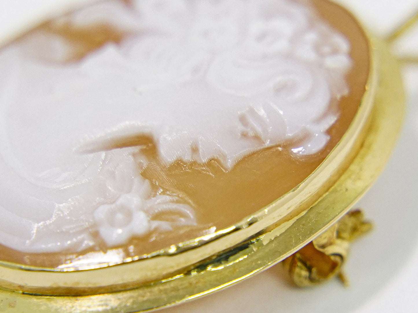 カメオ 750 YG ブローチ ペンダントトップ ブラウン ホワイト