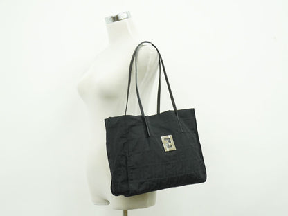 FENDI ズッカ ショルダーバッグ ブラック 15562