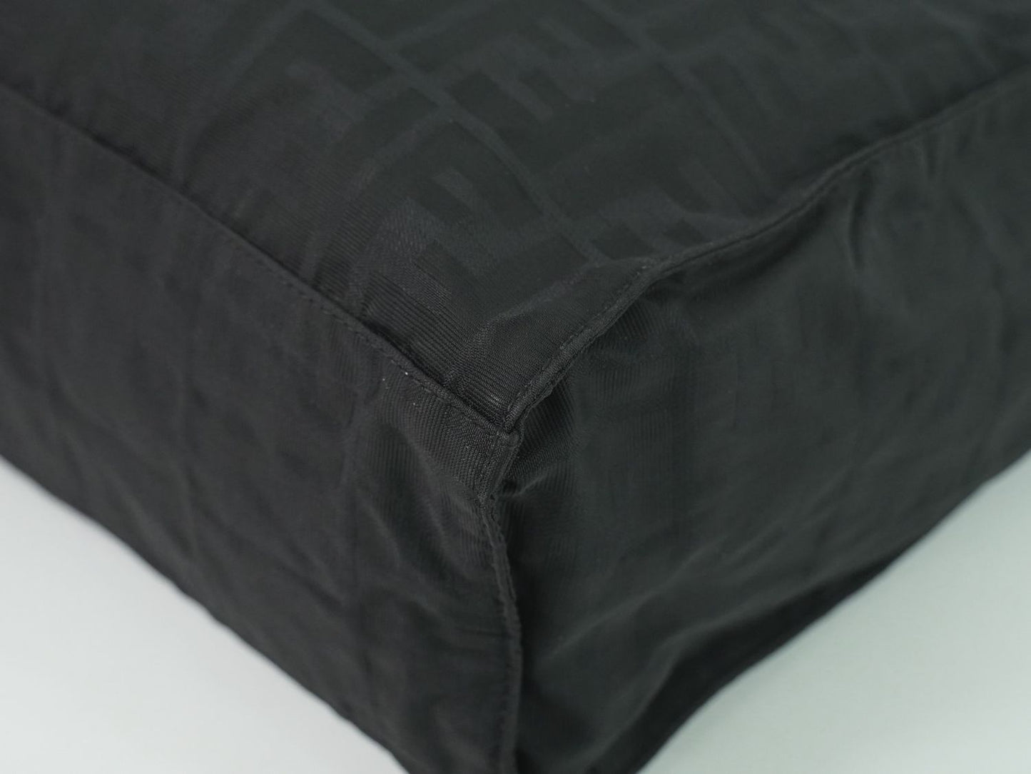 FENDI ズッカ ショルダーバッグ ブラック 15562