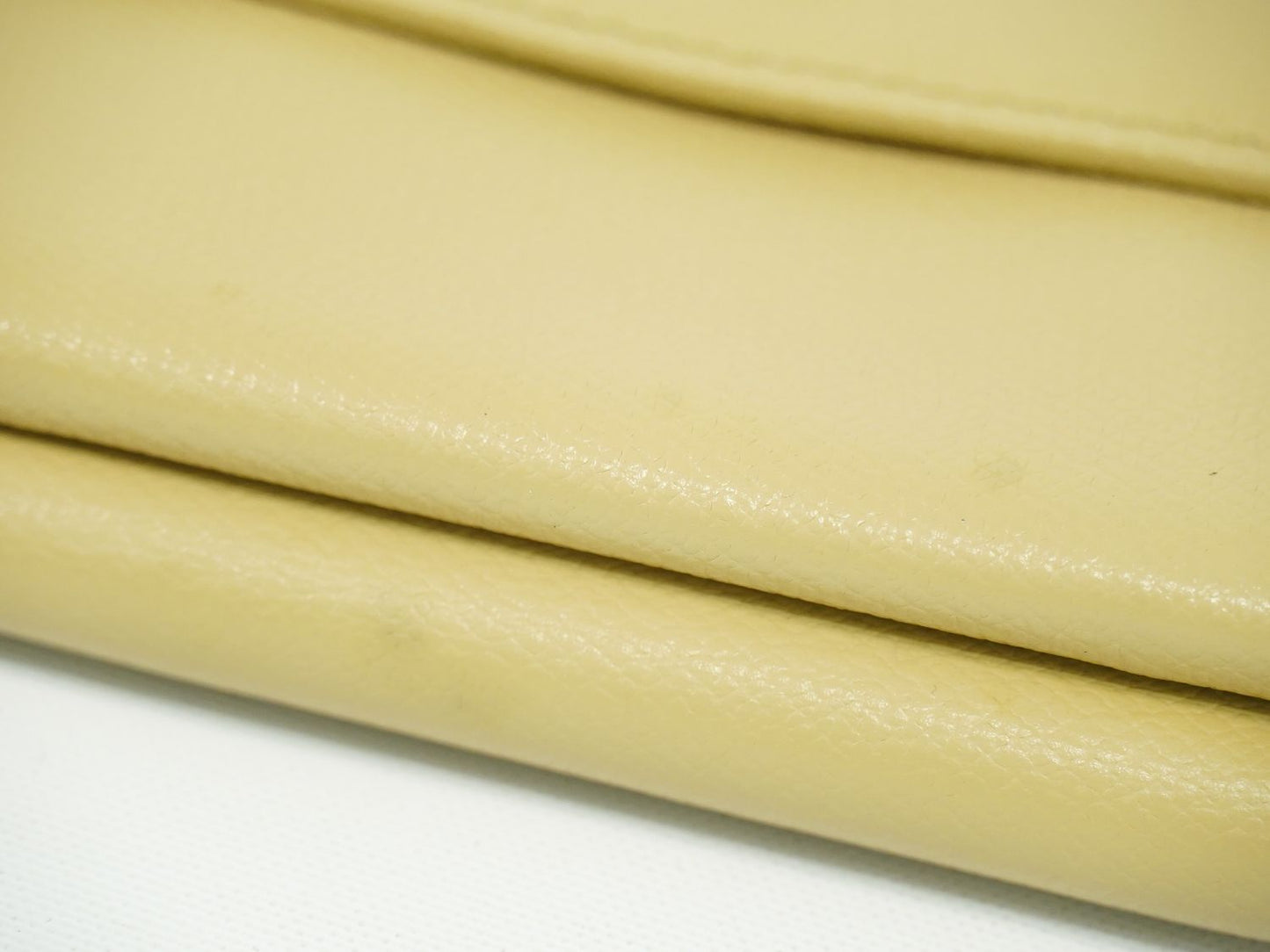 CHANEL ココマーク ココボタン 折財布 ベージュ