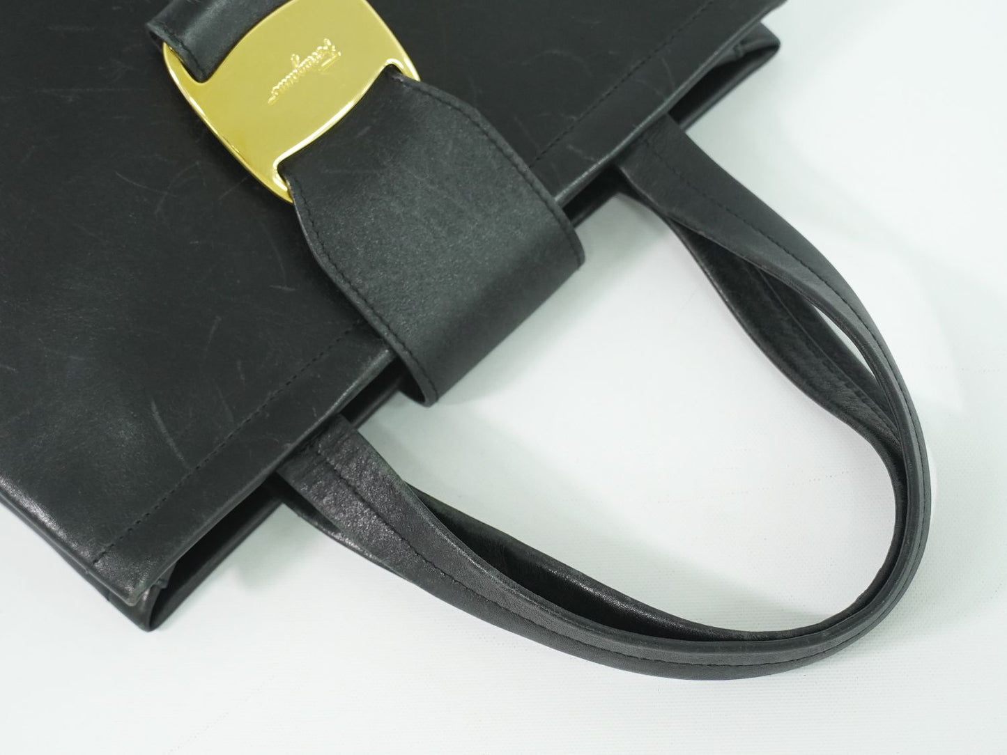Salvatore Ferragamo ヴァラ ハンドバッグ ブラック