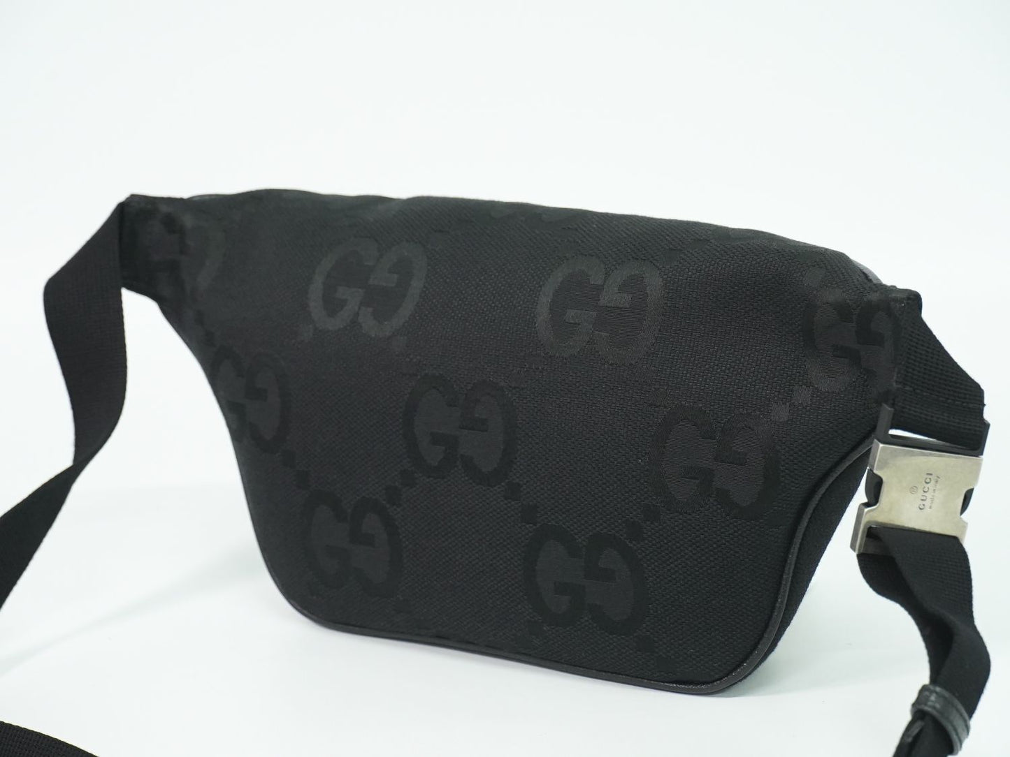 GUCCI ジャンボGG キャンバス ボディバッグ ブラック 696031