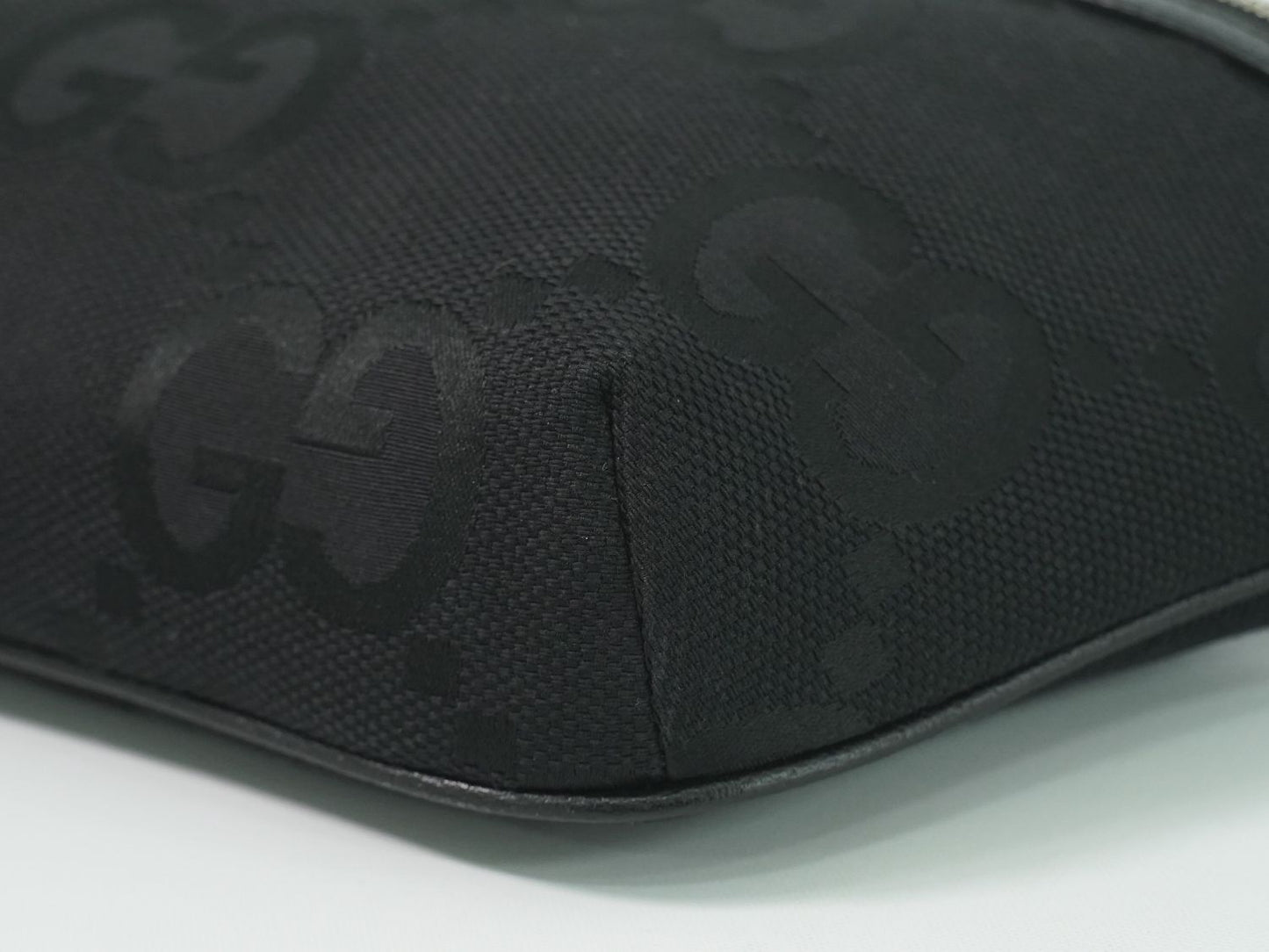 GUCCI ジャンボGG キャンバス ボディバッグ ブラック 696031