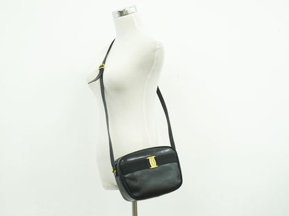 Salvatore Ferragamo ヴァラ ショルダーバッグ ブラック
