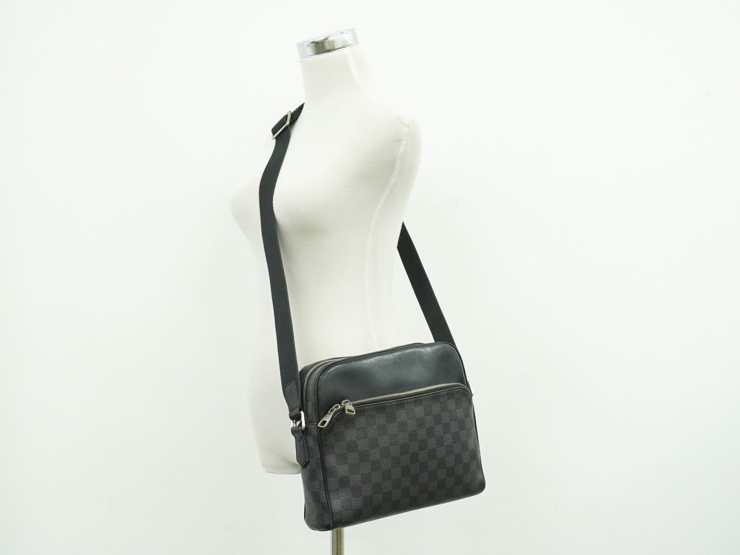 LOUIS VUITTON デイトン PM ダミエ グラフィット ショルダーバッグ N41408
