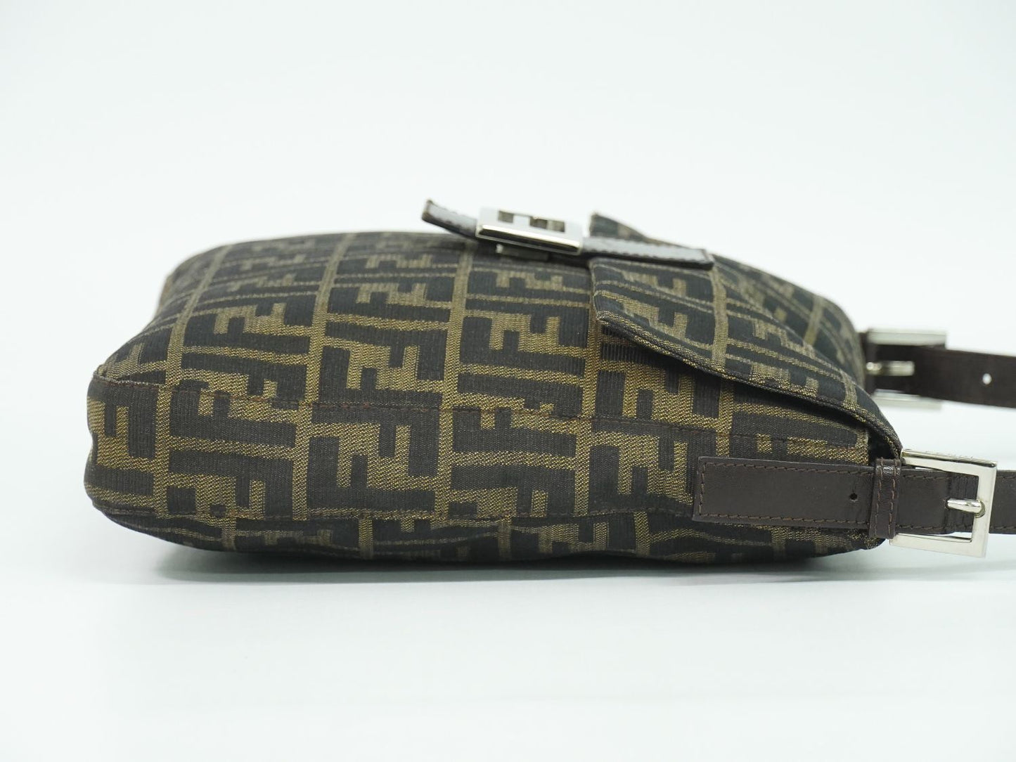 FENDI ズッカ マンマバケット ショルダーバッグ ブラウン 26730